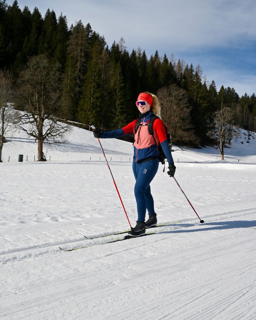 Melanie beim Langlauf in Ramsau am Dachstein