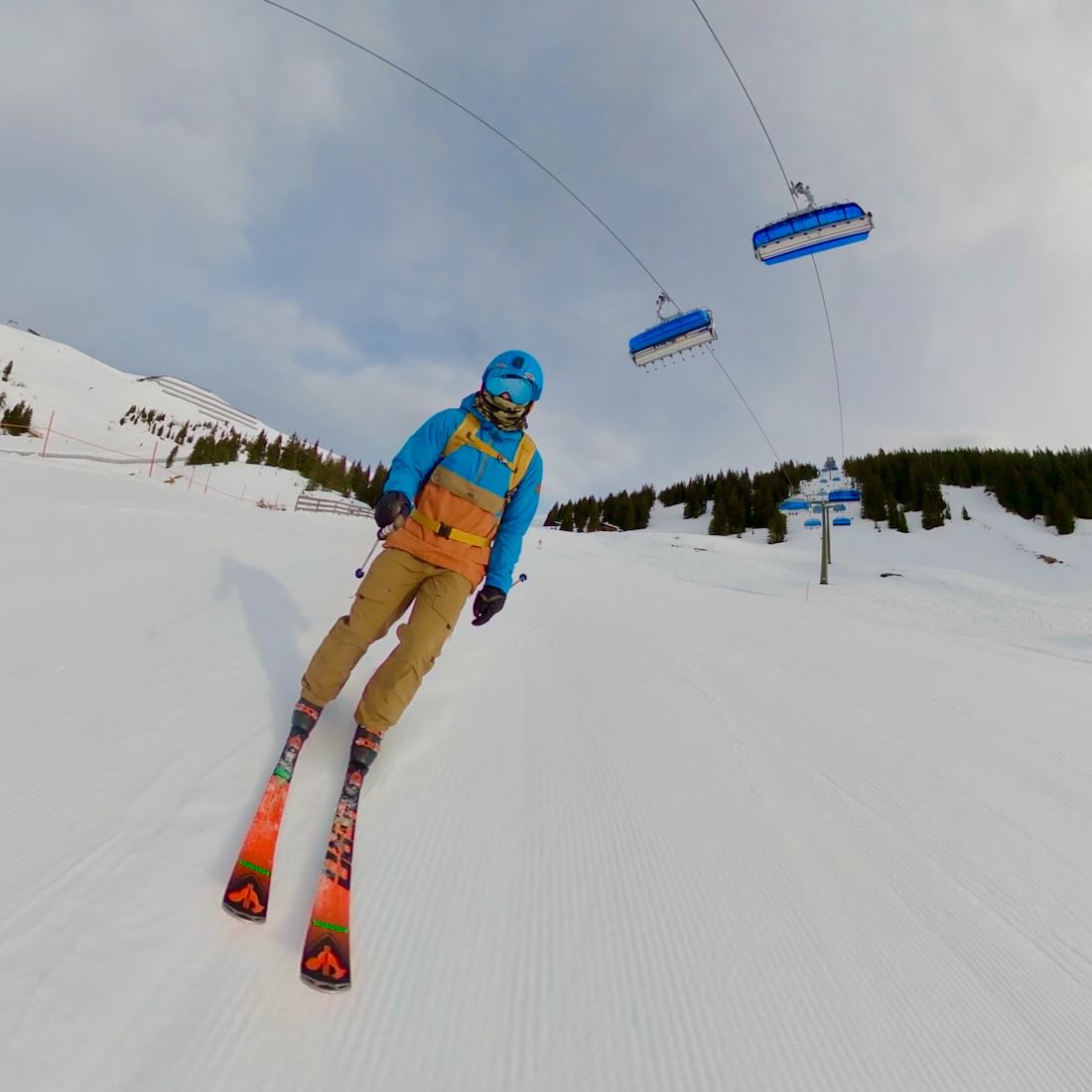 Thomas bei der Abfahrt im Skicircus in Leogang