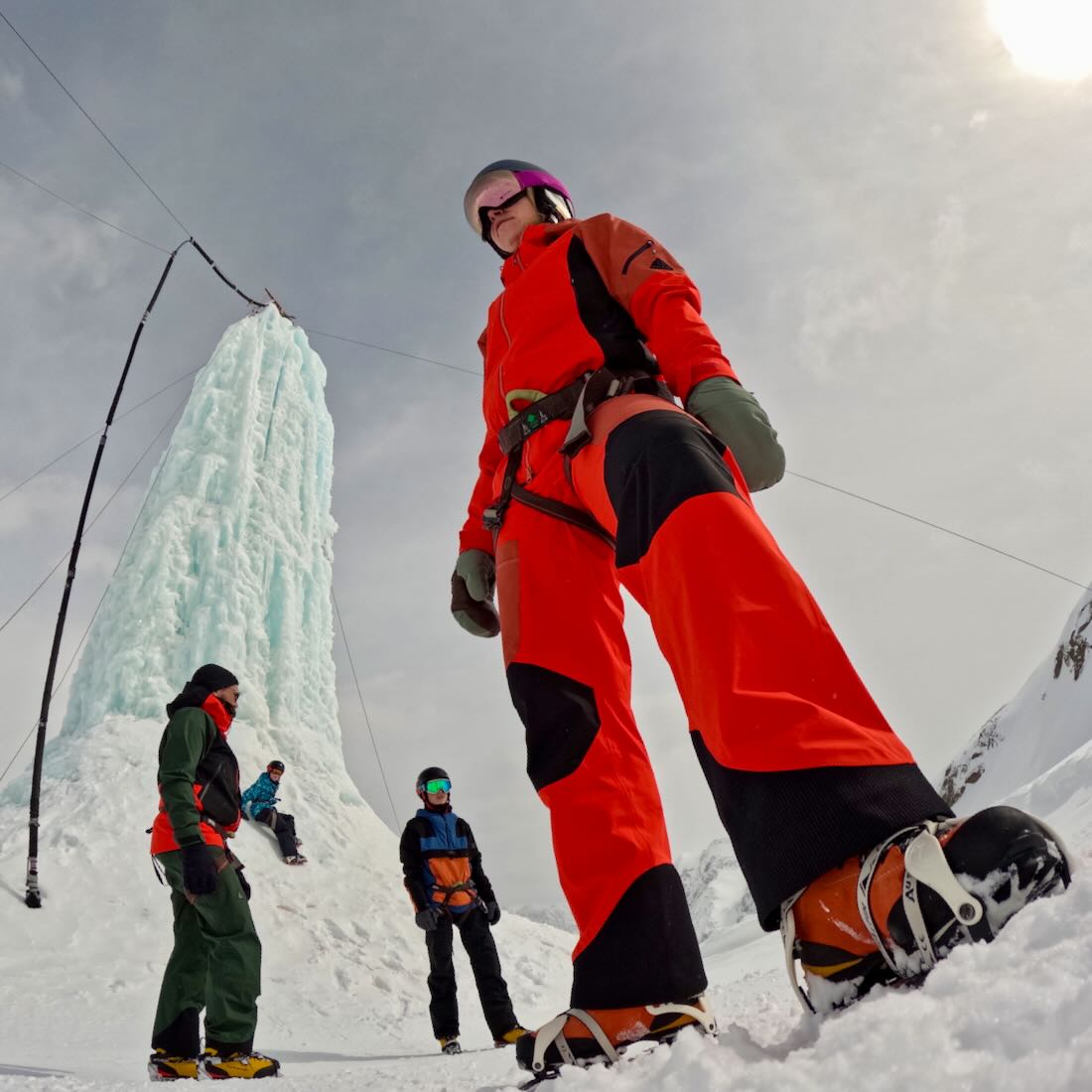 Fravely beim Eisklettern auf dem Stubaier Gletscher