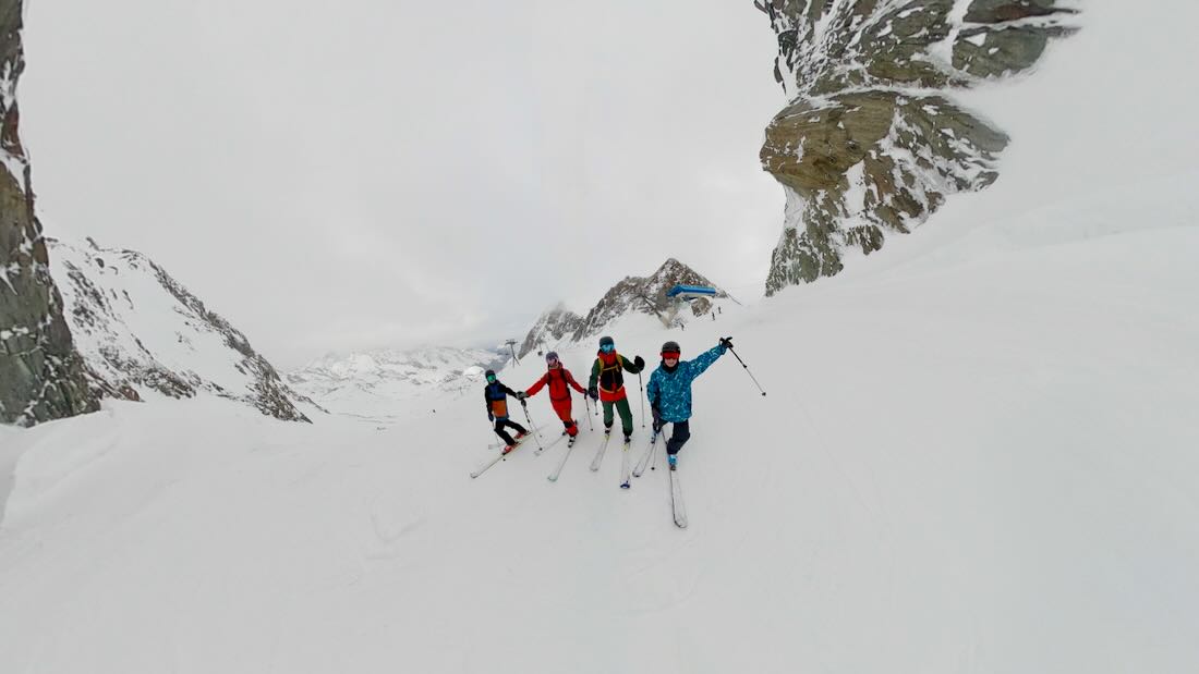 Fravely beim Skifahren auf dem Stubaier Gletscher
