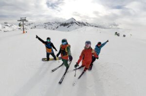 Fravely im Winter 2024 in Obertauern beim Skifahren