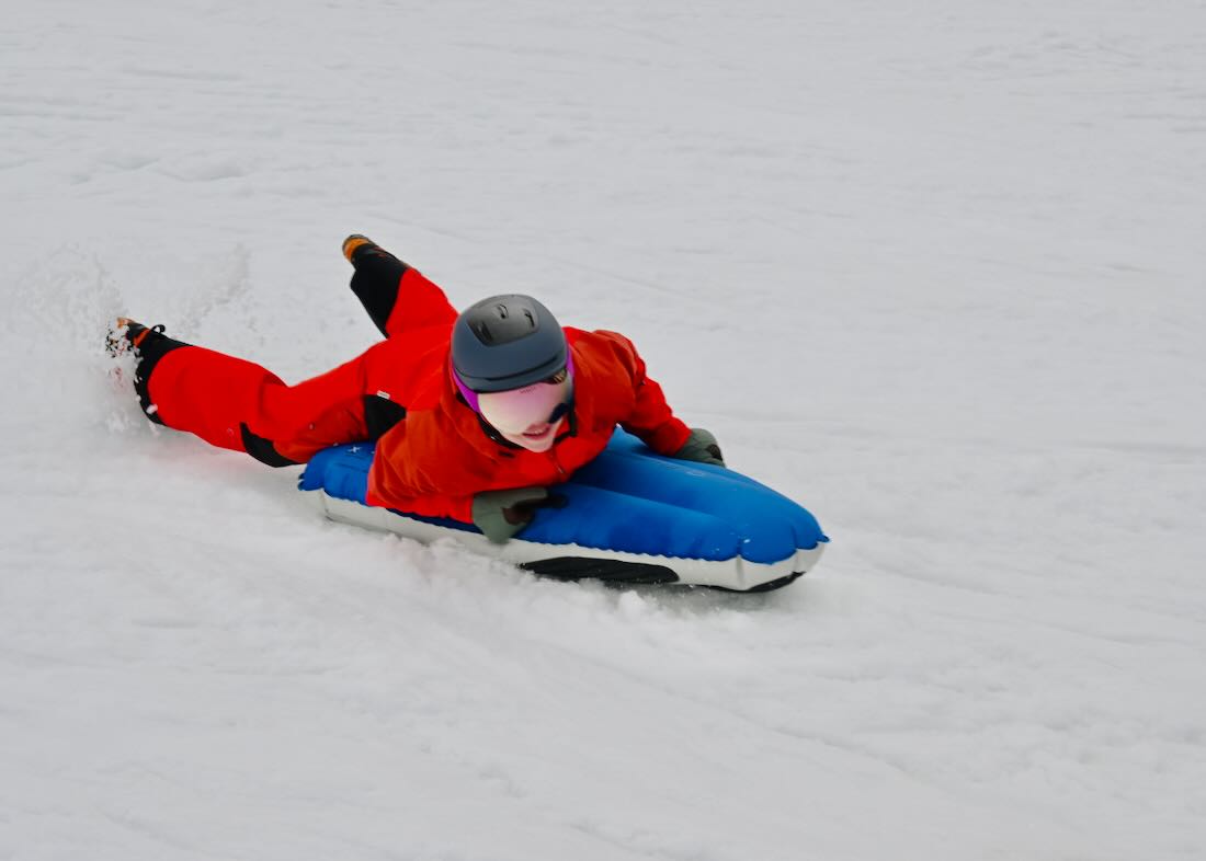 Melanie beim Airboarden in Obertauern