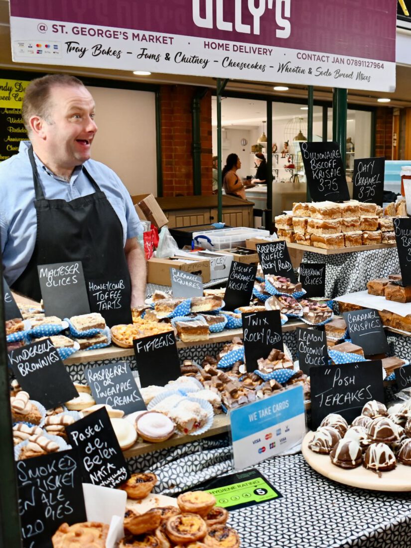 Kuchen und Brownies auf dem St Georges Market