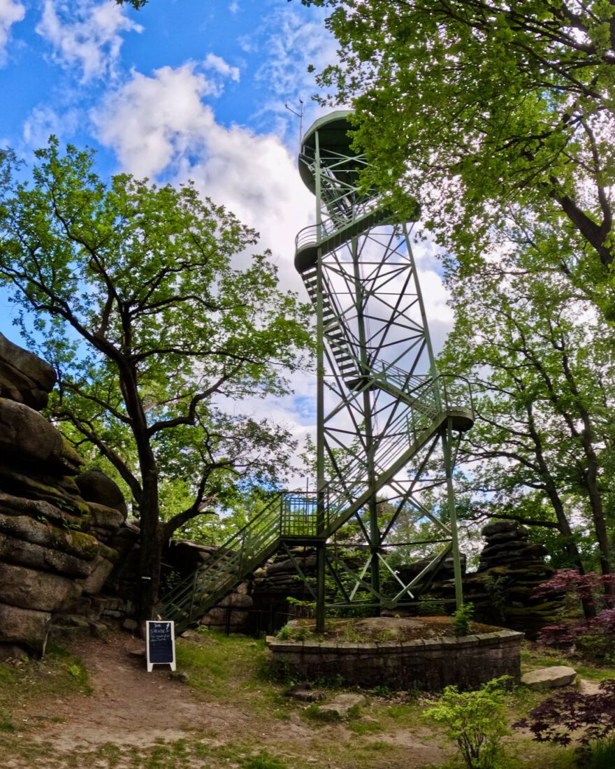 Aussichtsturm an der Hochsteinbaude in den Königshainer Bergen