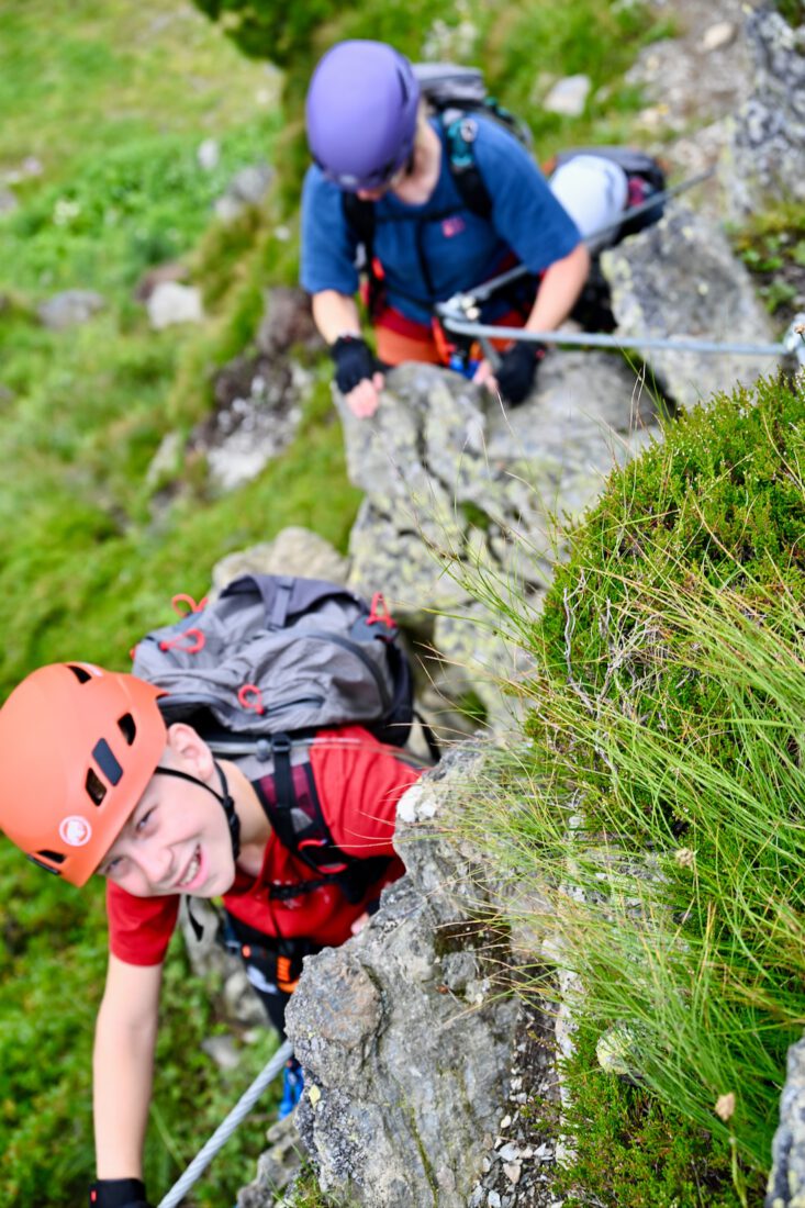 Ben hat Spaß am Spieljoch Klettersteig