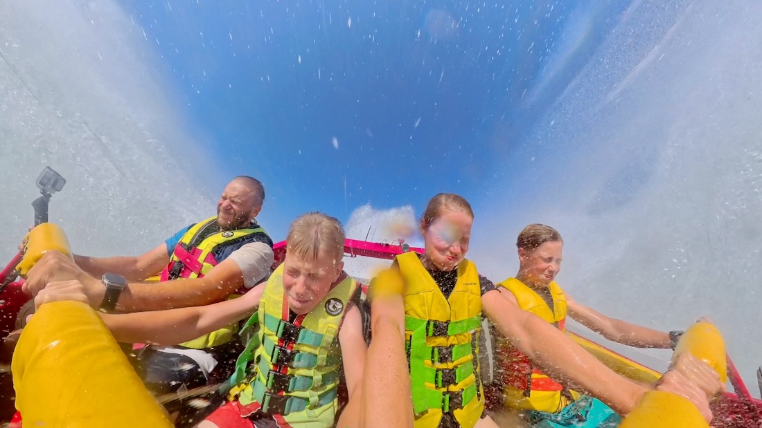 Fravely im Jetboat in Bibione