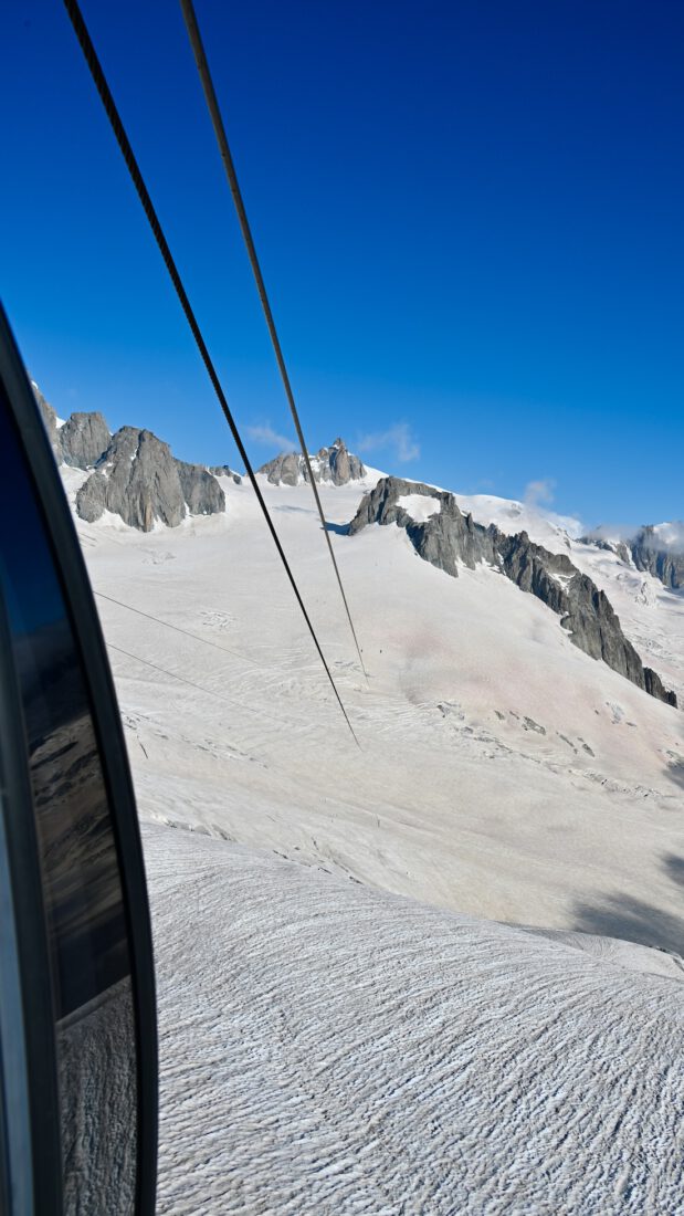 Blick aus der Panorama Seilbahn am Mont Blanc