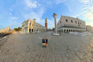 Fravely fahren mit dem Fahrrad nach Venedig