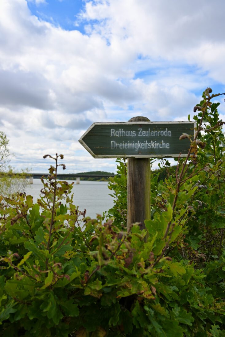 Schild zum Radhaus Zeulenroda