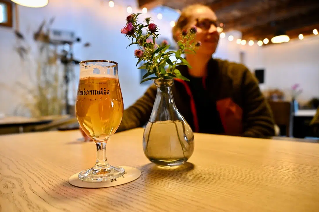 Bier-Tasting in der Bierbrauerei Valmiermuiza in Lettland