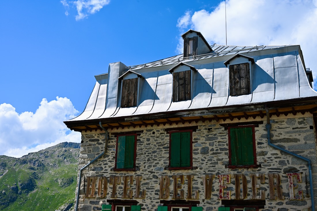 Dach des Hotel Belvedere am Furkapass