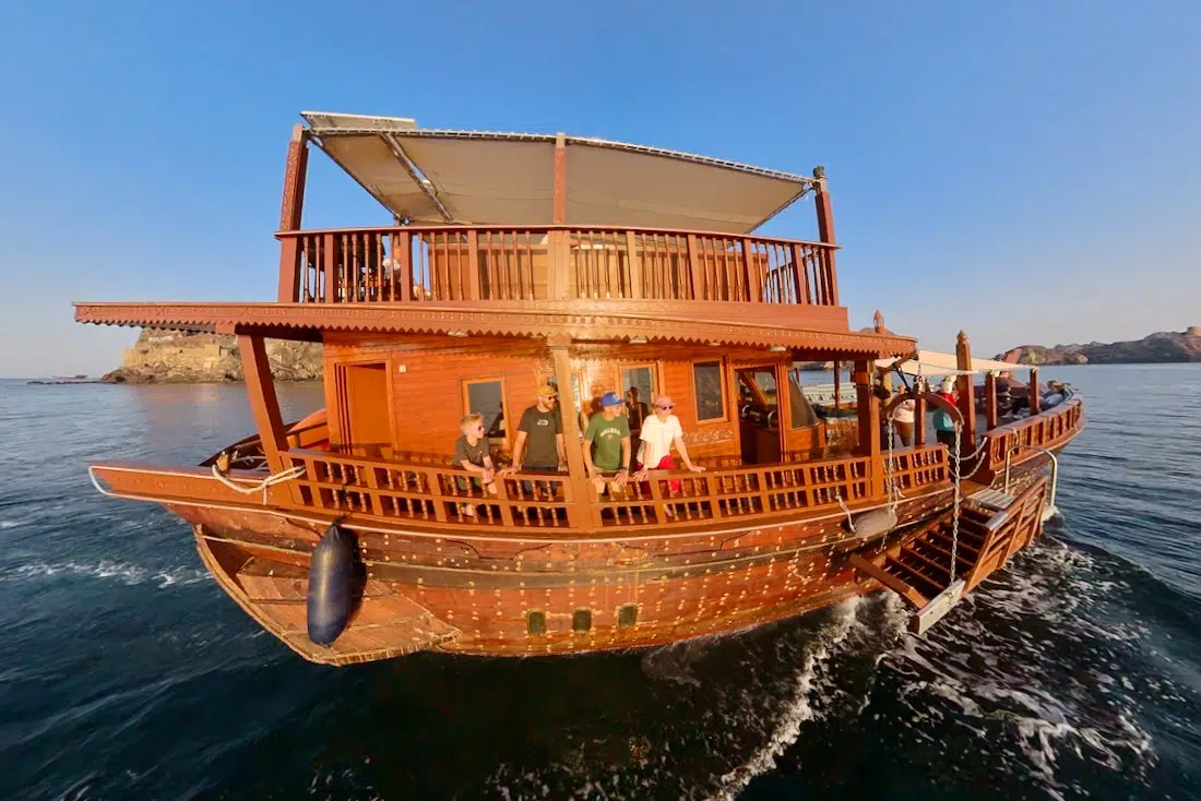 Fravely auf dem Dhow Boot