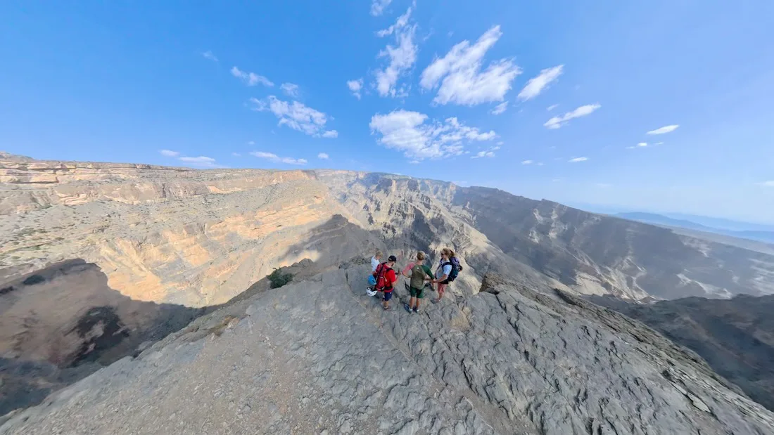 Fravely stehen an der Schlucht am Balcony Walk
