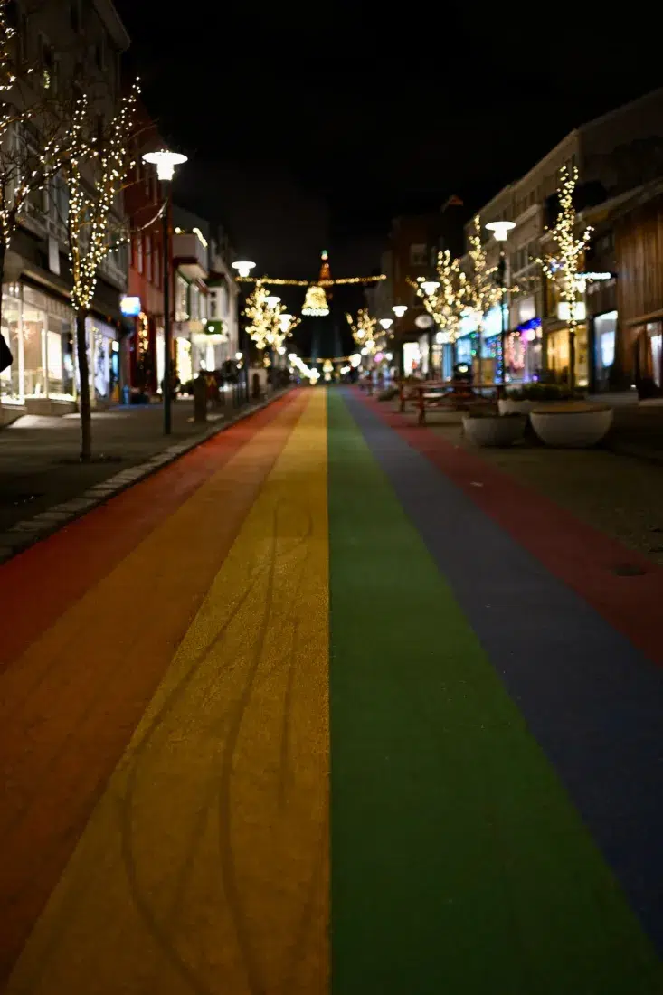 Die Regenbogenstraße in Reykjavik