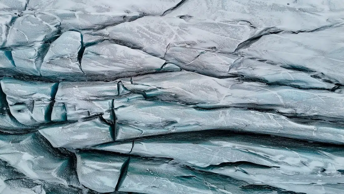 Die Spalten des Skaftafell Gletschers in Island