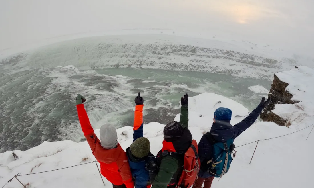 Fravely beim Gulfoss Wasserfall ins Golden Circle