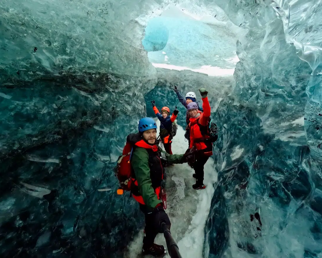 Fravely im Breidamerkurjökull Gletscher mit Glacier Adventure