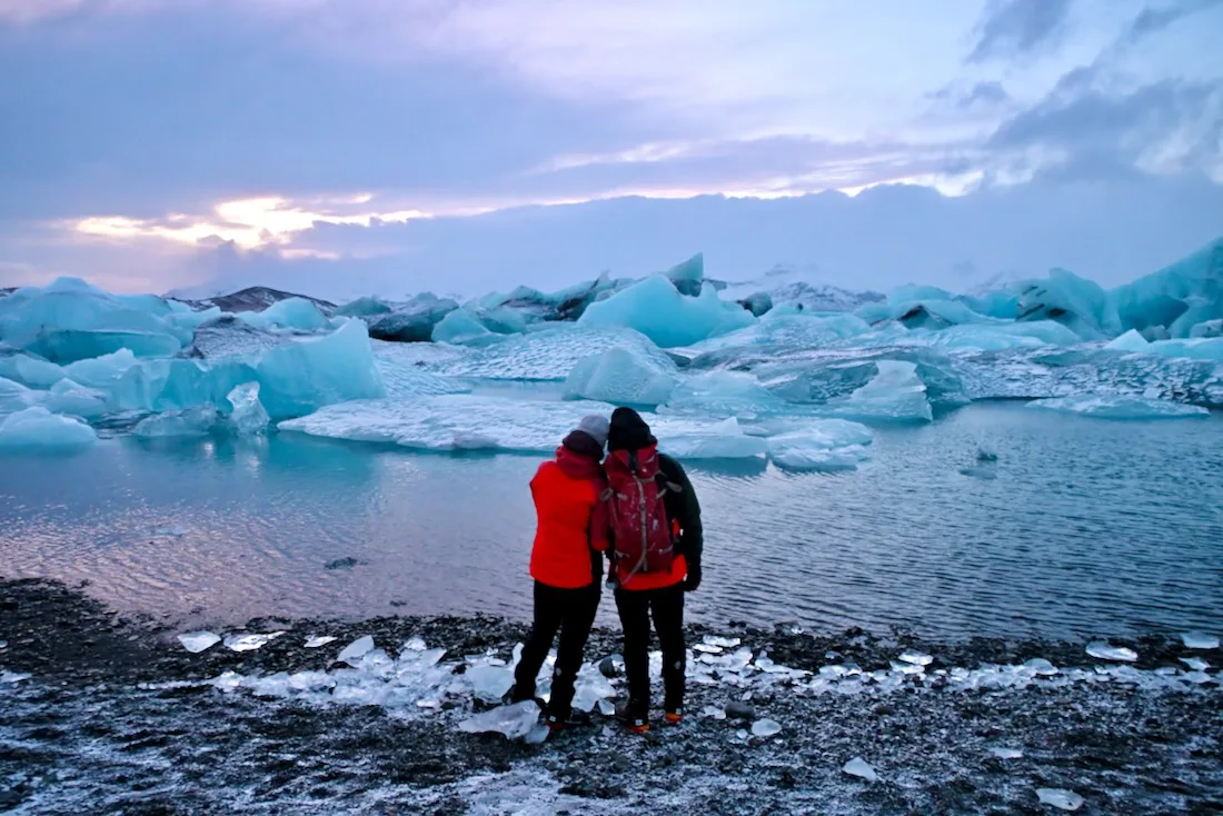 Melanie und Thomas an der Jökulsárlón Glacier Lagoon