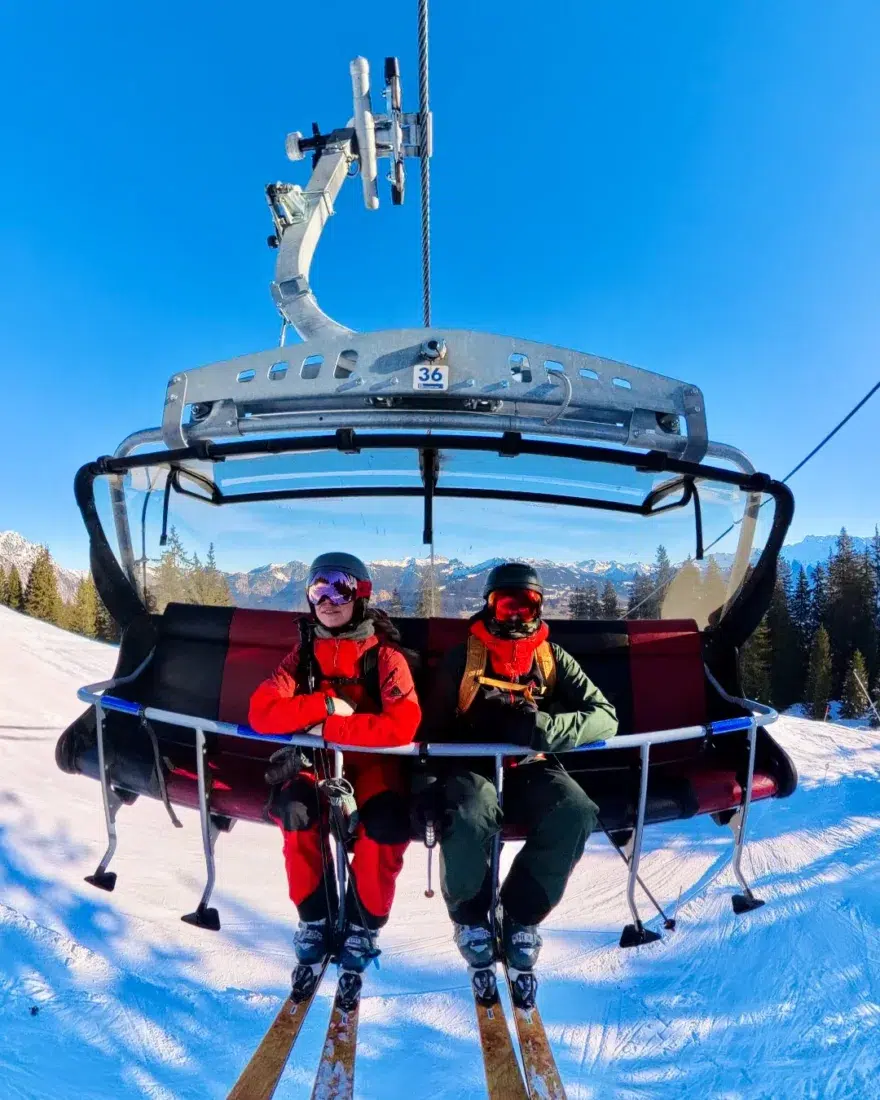 Melanie und Thomas im Lift am Erlebnisberg Golm
