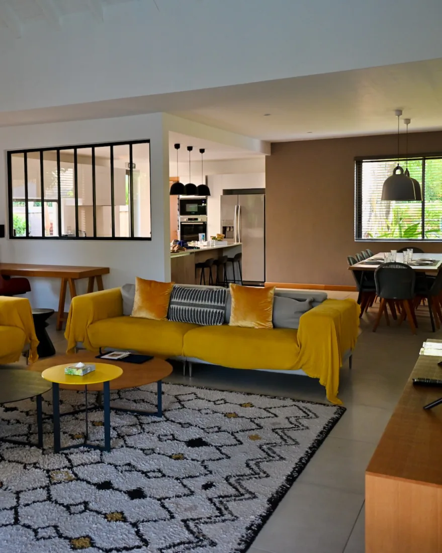 Der Wohnbereich im MJ Holidays - Mythic Suites & Villas