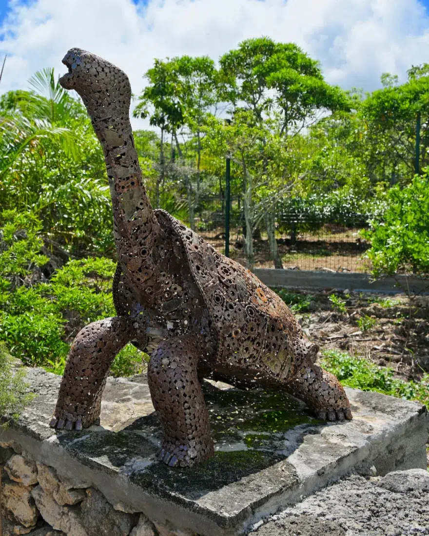 Eine Statue von den früheren Schildkröten auf Rodrigues