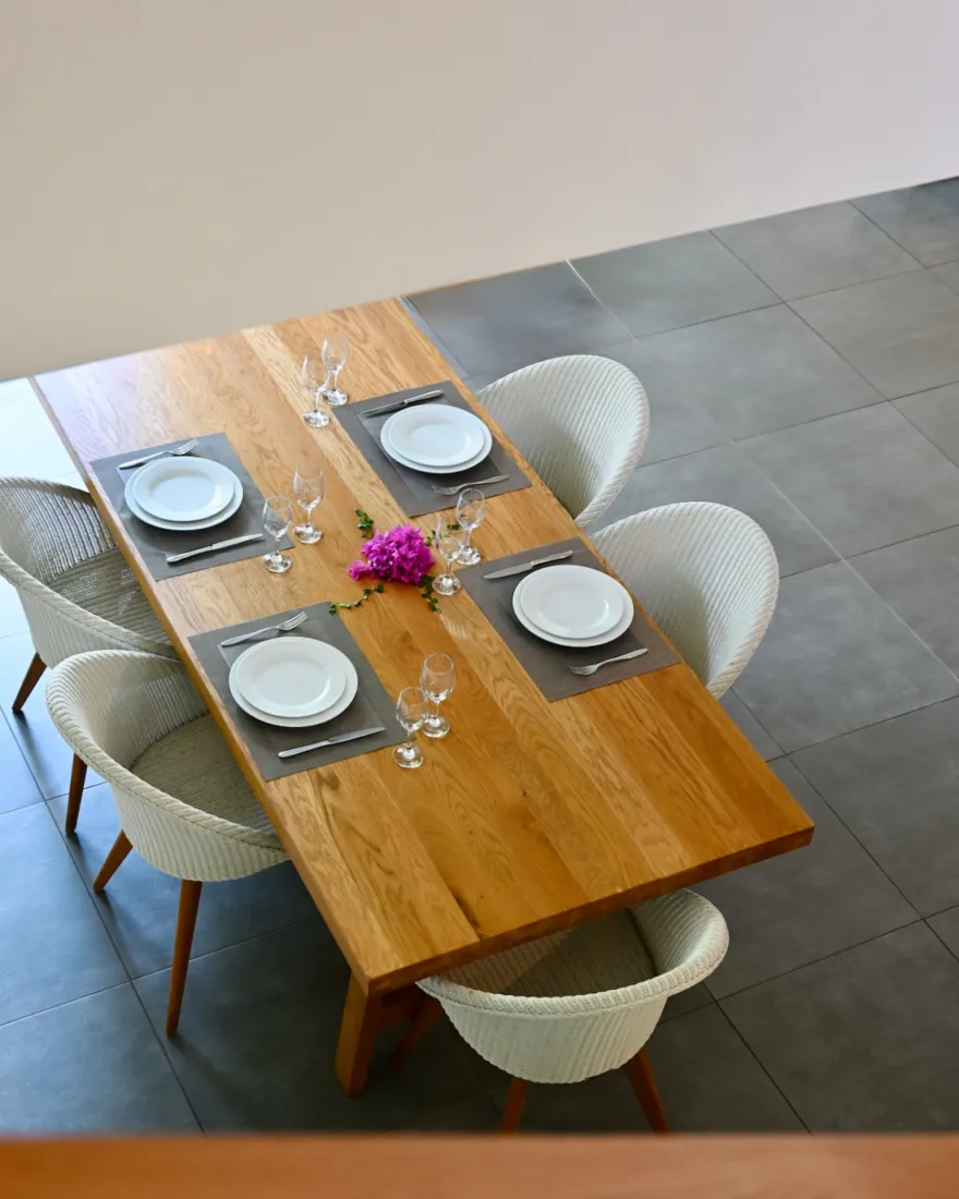 Esstisch im MJ Holidays - Marguery Villas in Tamarin
