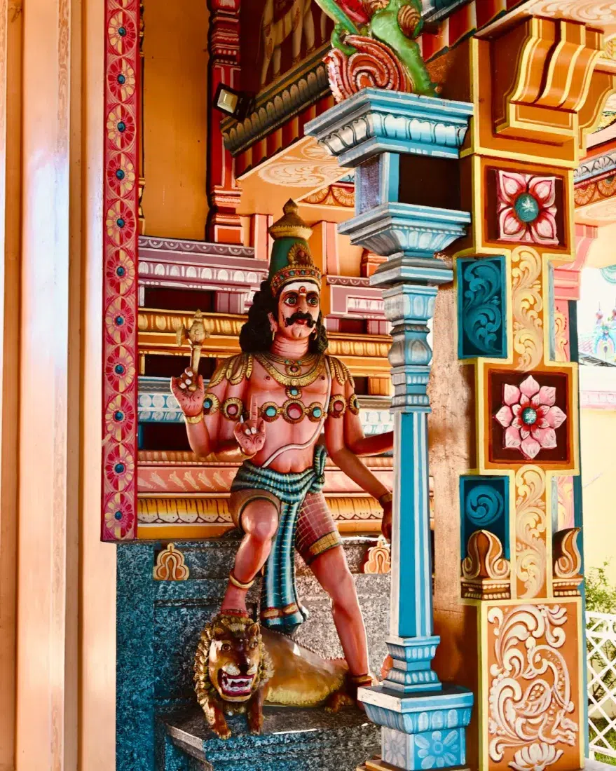 Figur im Kaylasson Temple