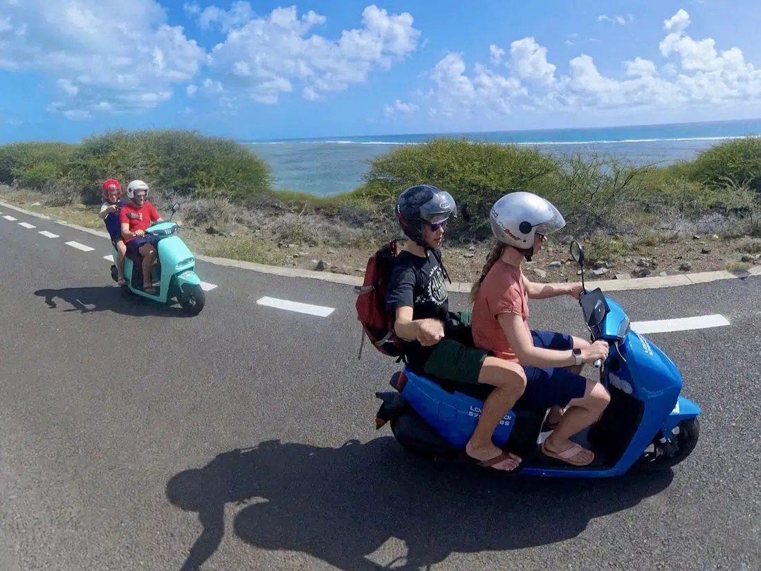 Fravely auf E-Roller auf Rodrigues