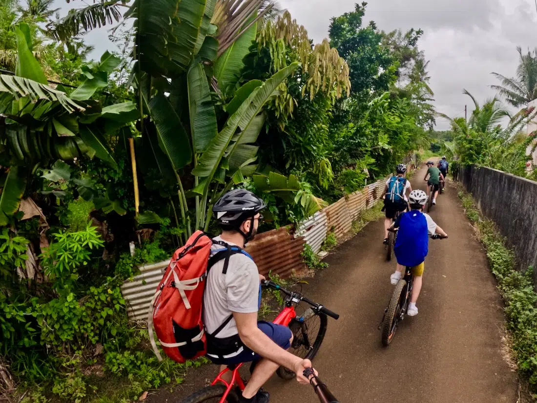 Fravely bei einer Biketour auf in GRand Port Mauritius
