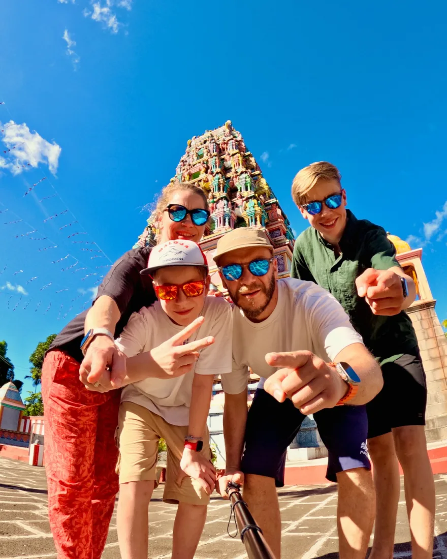 Fravely im indischen Kaylasson Temple