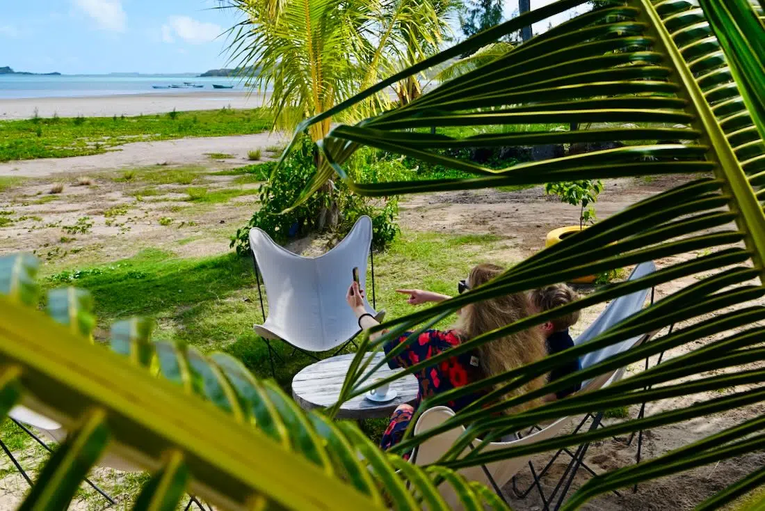 Melanie und Ben nutzen Videotelevon per eSIM auf der Insel Rodrigues