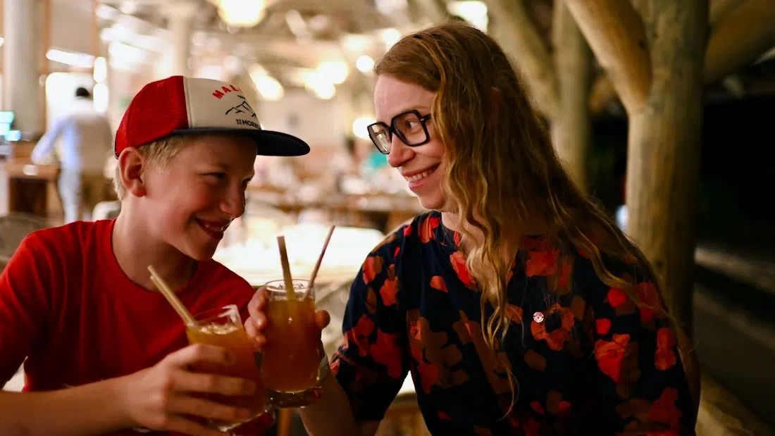 Ben und Melanie im Restaurant Zest im Beachcomber Golf Resort & Spa