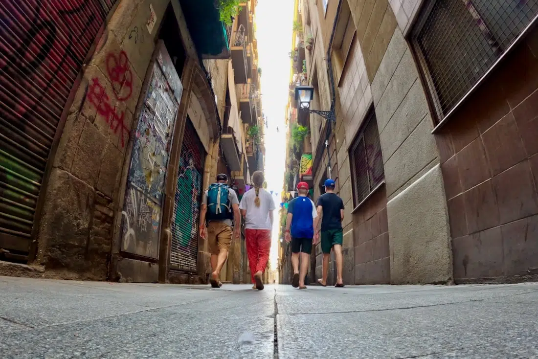 Fravely in der Altstadt von Barcelona