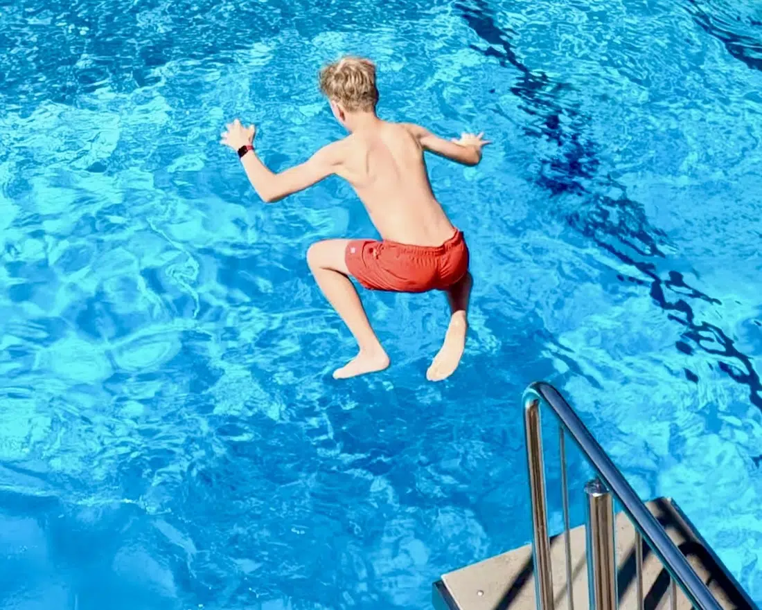 Ben im Freibad Wostra