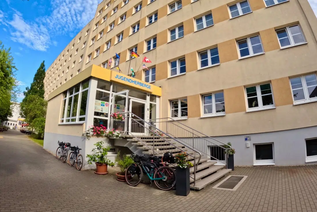 Der Eingang der Jugendherberge Dresden
