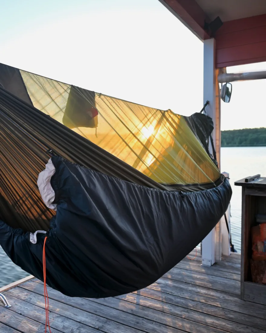 Flo in der Hängematte auf dem BunBo beim Sonnenaufgang