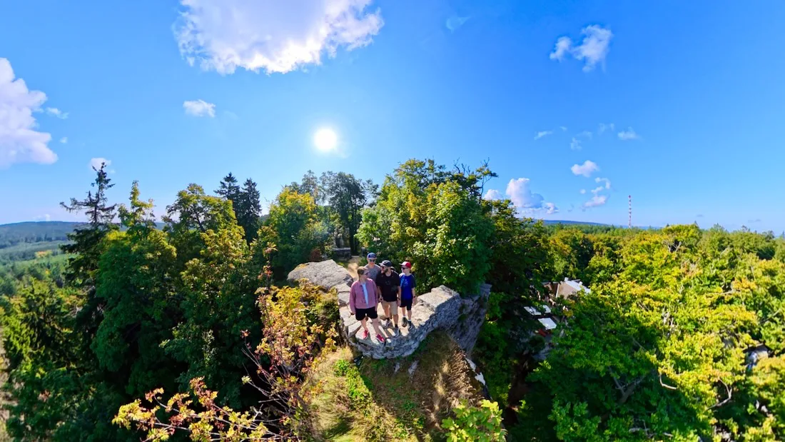 Burgruina am Aussichtsturm Schüsselfels