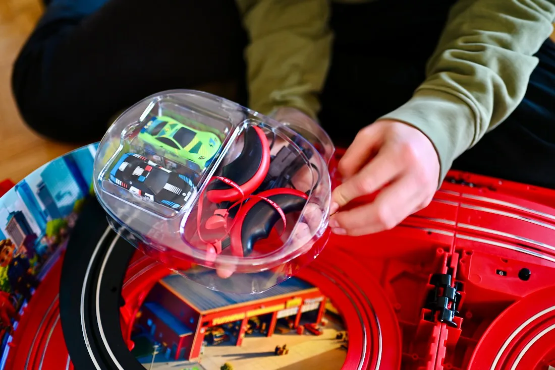 Die Autos der Carrera Race in Case