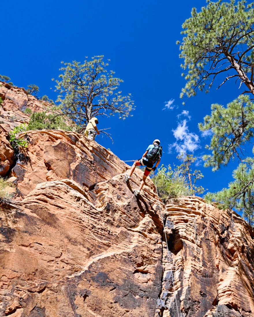 Flo beim Canyoneering im Water Canyon in Utah in Arizona