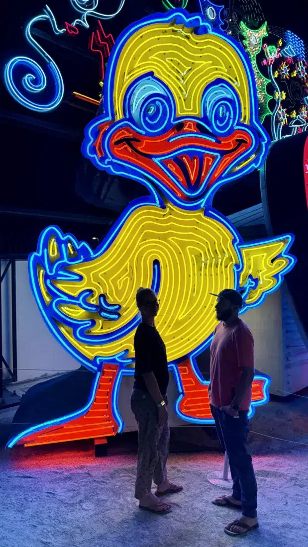Melanie und Thomas im Neon Museum in Las Vegas