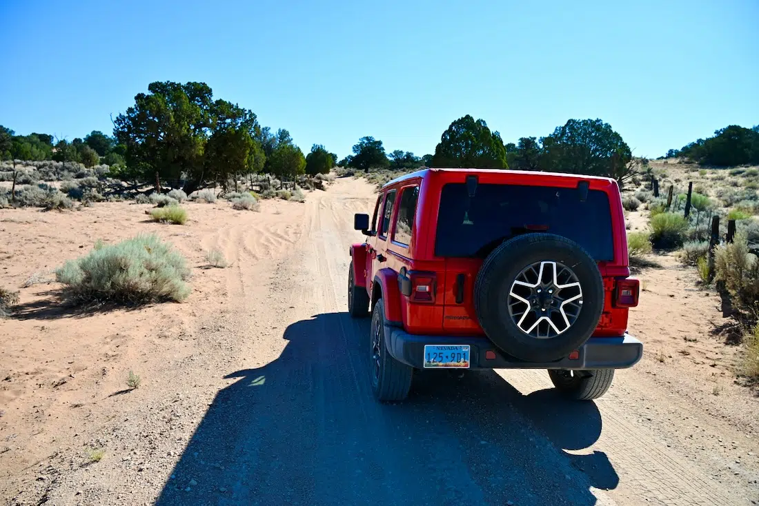 Mit dem Jeep auf der Sandpiste zum White Pocket