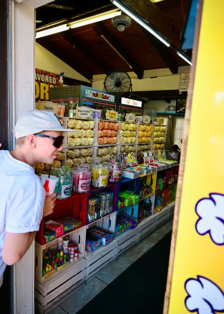 Benni beim Popcorn laden in Sedona