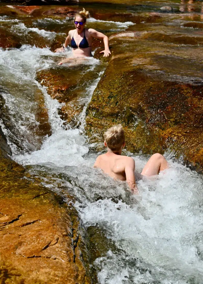 Melanie und Ben im Slide Rock State Park