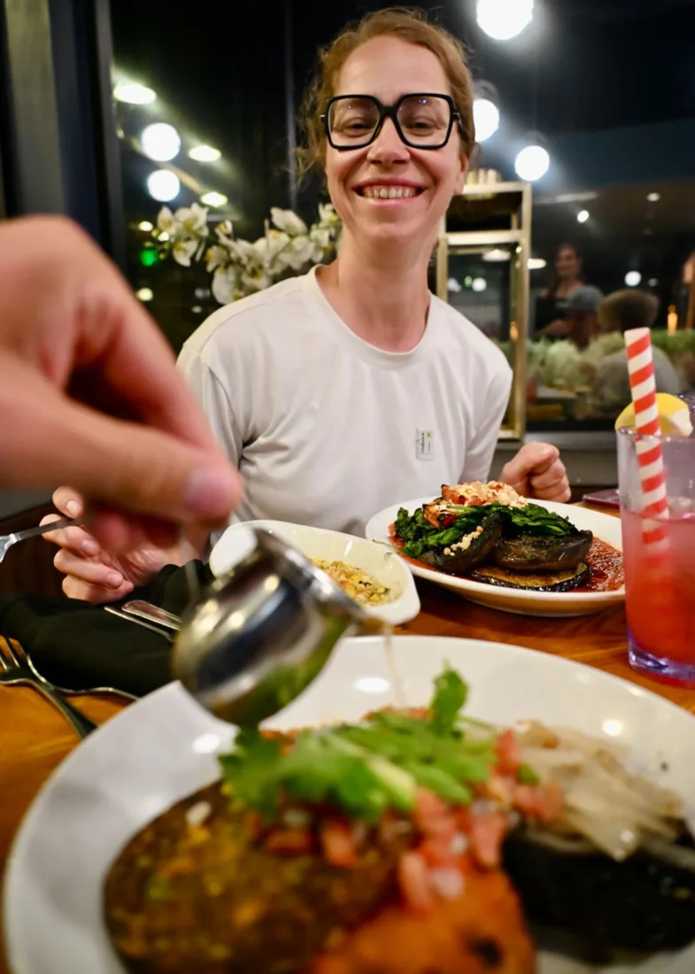 Melanie und Thomas essen im Mesa Grill in Sedona