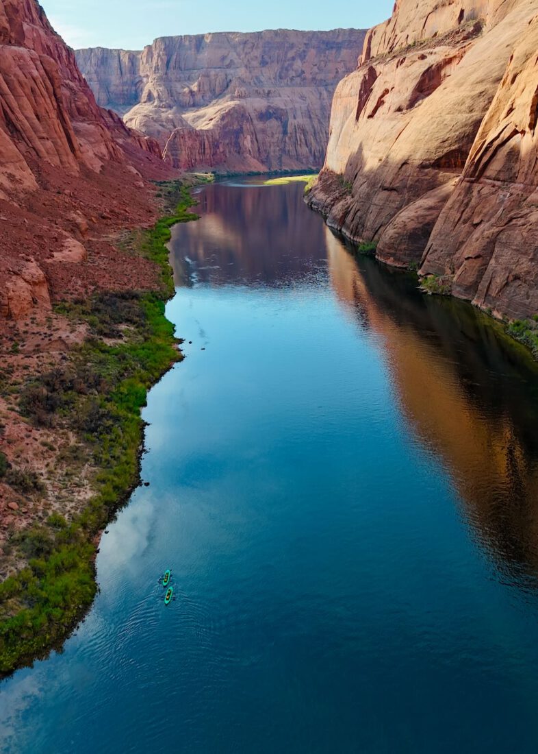 Bild mit Drohne beim Paddeln im Colorado River