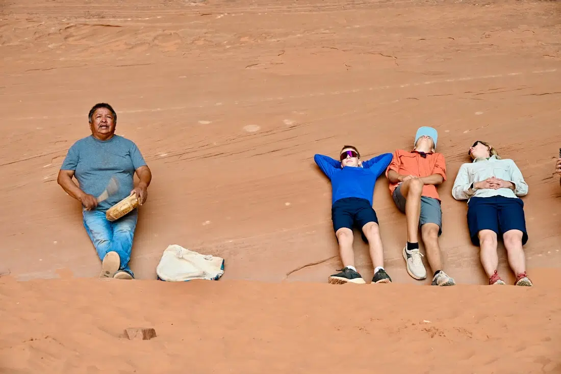 Navajo Gesänge im Monument Valley