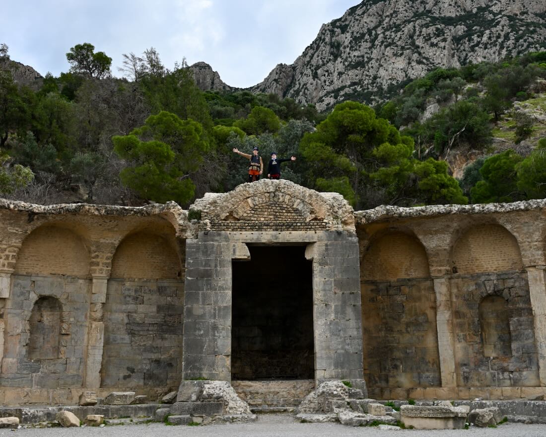 Ben und Flo auf Ruine vom Wassertempel
