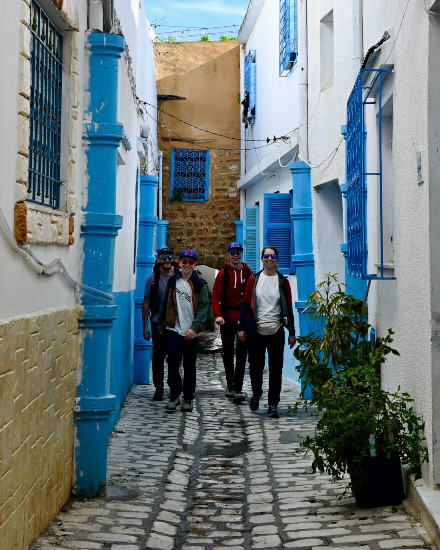 Faminlie in Gasse Bizerte
