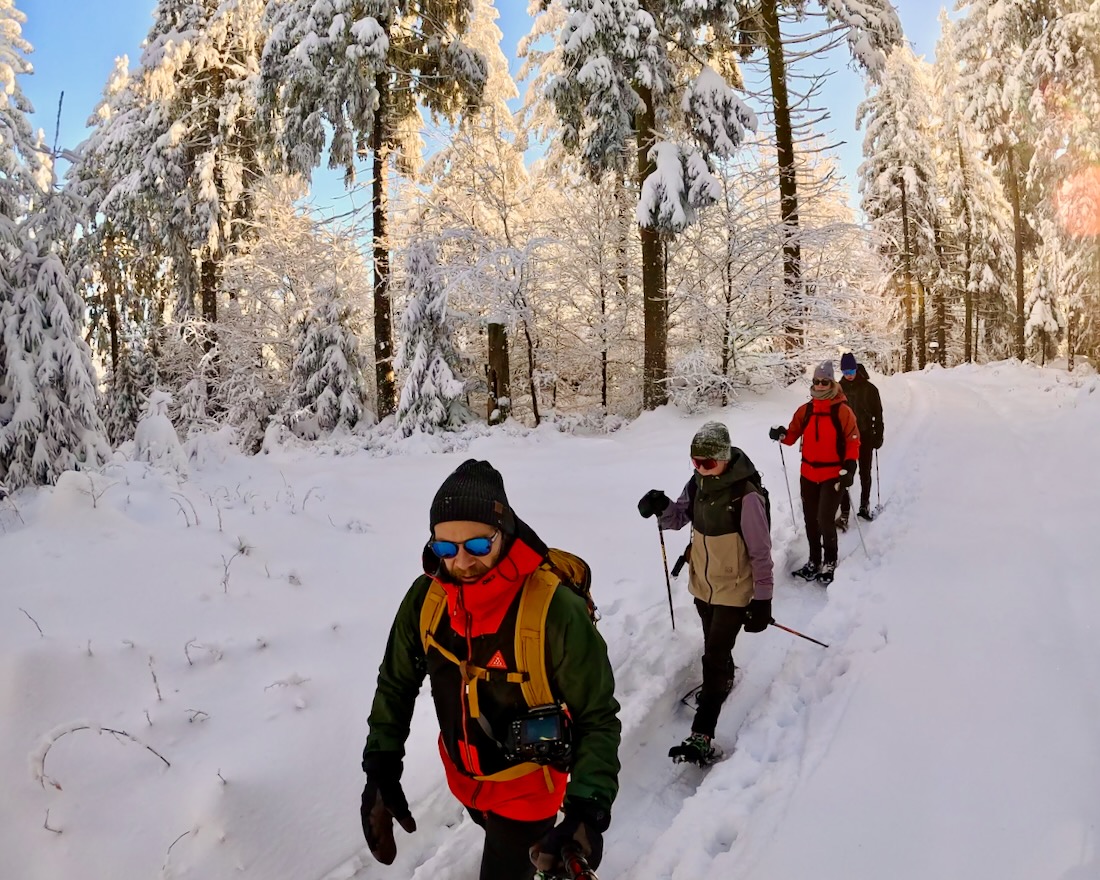 Fravely bei der Schneeschuhwanderung im Fichtelgebirge