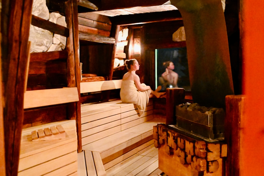 Melanie in der Sauna im Elldus Resort